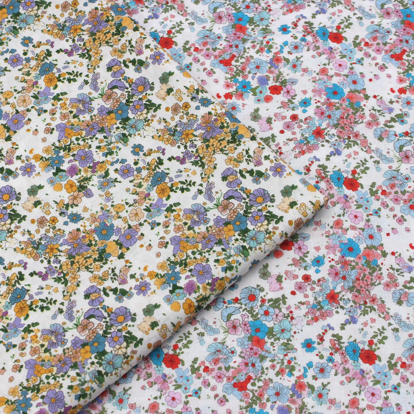 Vintage Sewing Textile - Vintage Floral 100% Cotton Fabric for