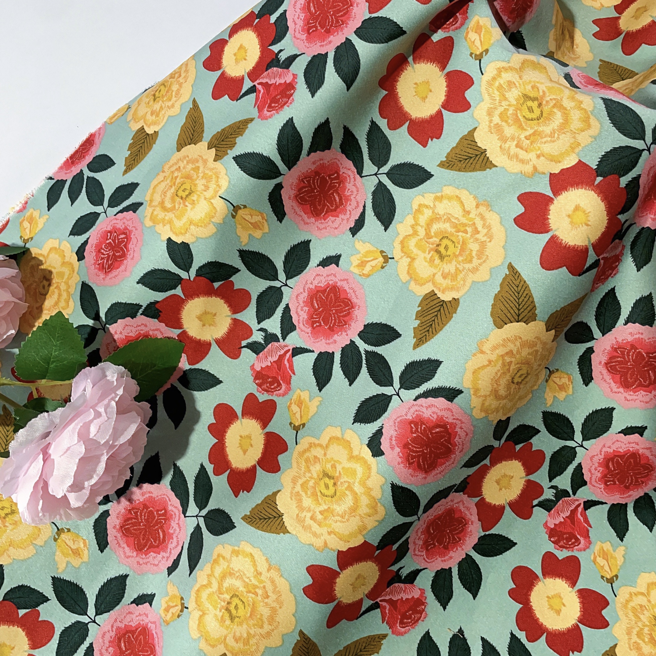 Vintage Floral Printed Satin 1 - Vintage Sewing Textile incelemesi ve fiyatı